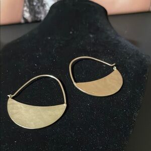 Elegant Gold Hoop Earrings